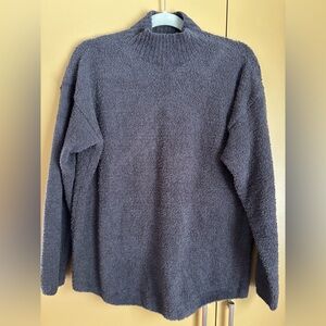 Uniqlo Women's Charcoal Turtleneck Sweater